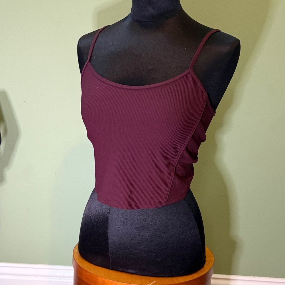 Lululemon Women's Burgundy open twist back  Top 6